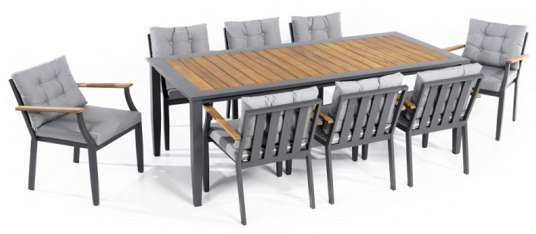 Gartensitztische und Stühle aus Aluminium und Holz