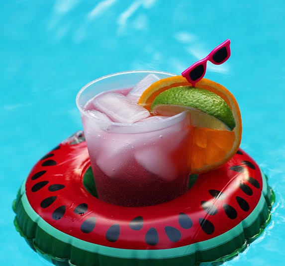 Wassermelone aufblasbarer schwimmender Getränkehalter