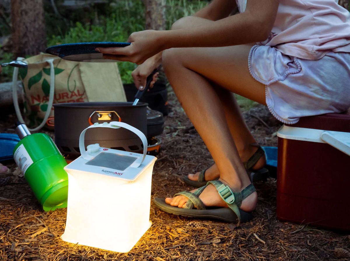 Solar-LED-Außenlampe – tragbare 2-in-1-Campingleuchte + Ladegerät