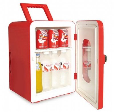 Persönlicher Mini-Kühlschrank mit Tür